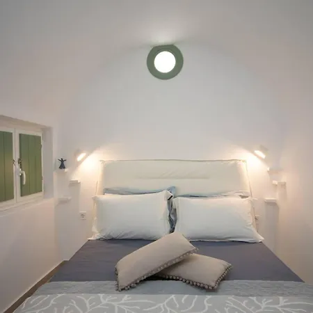 Elite Santorini Emporio (Santorini)