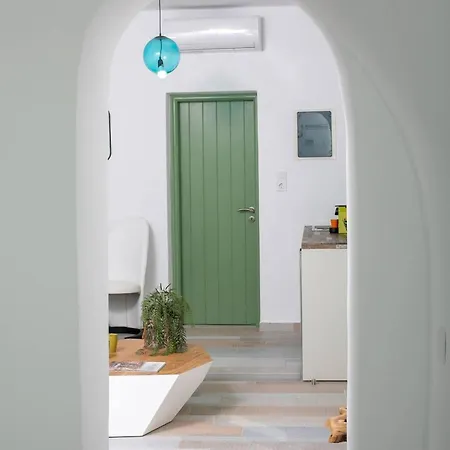 Elite Santorini Emporio (Santorini)